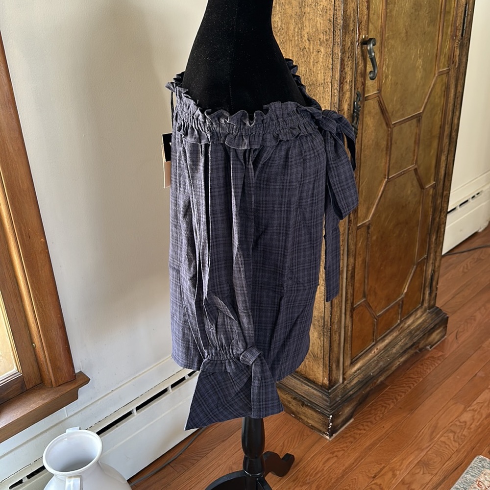 Off Shoulder Top - Picture 4 of 5